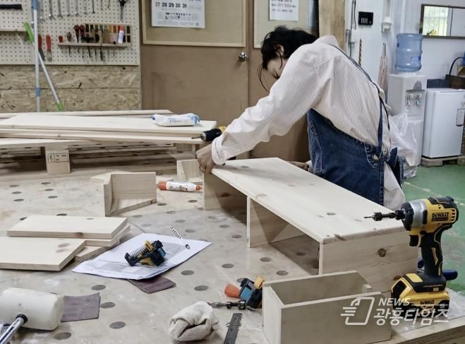 나눔목공소가 오는 11월 1일부터 한 달간 시민과 함께하는 목공기초반 ‘안녕, 목공’을 운영한다.