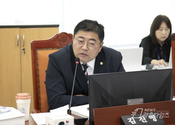 경기도의회 여성가족평생교육위원회 김진명 의원(더불어민주당, 성남6)