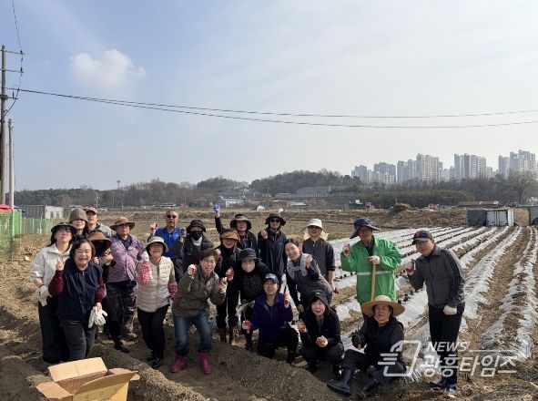 오산시 대원2동 통장협의회, ‘사랑의 감자심기’로 이웃사랑 실천