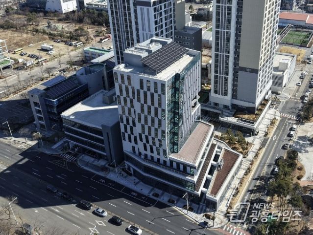 '피지컬 AI 확산센터’가 들어서는 경기시흥 AI 혁신센터(정왕어울림센터) 외관