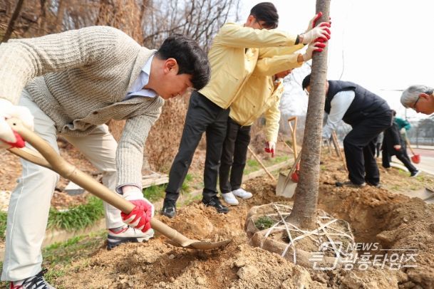 식목일 나무심기 행사